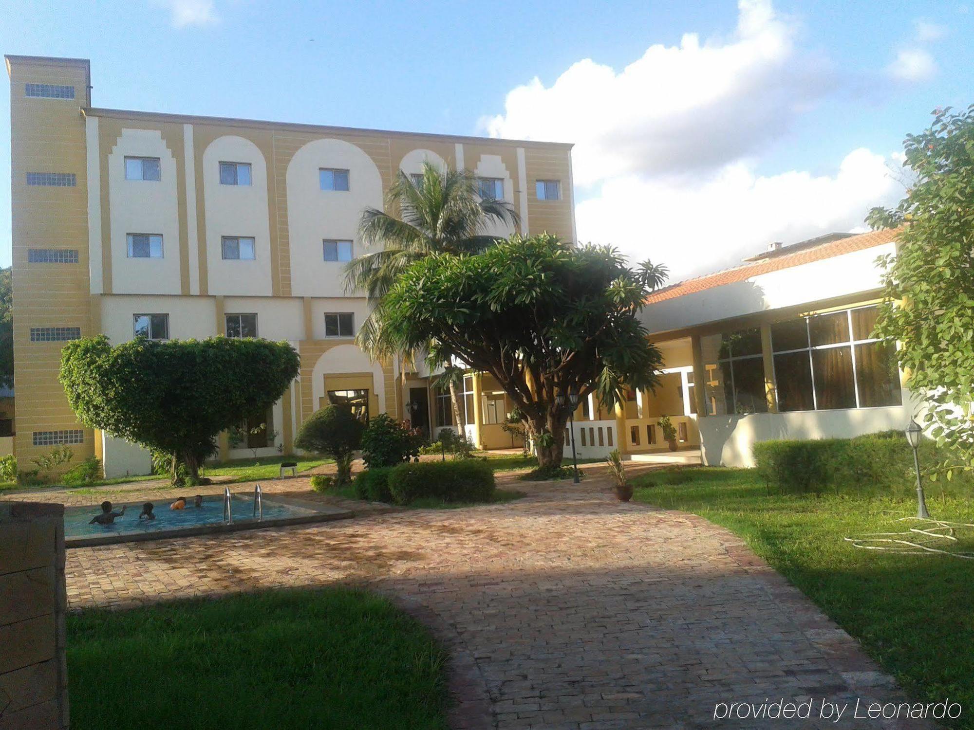 Azalai Hotel Dunia Bamako Exterior photo