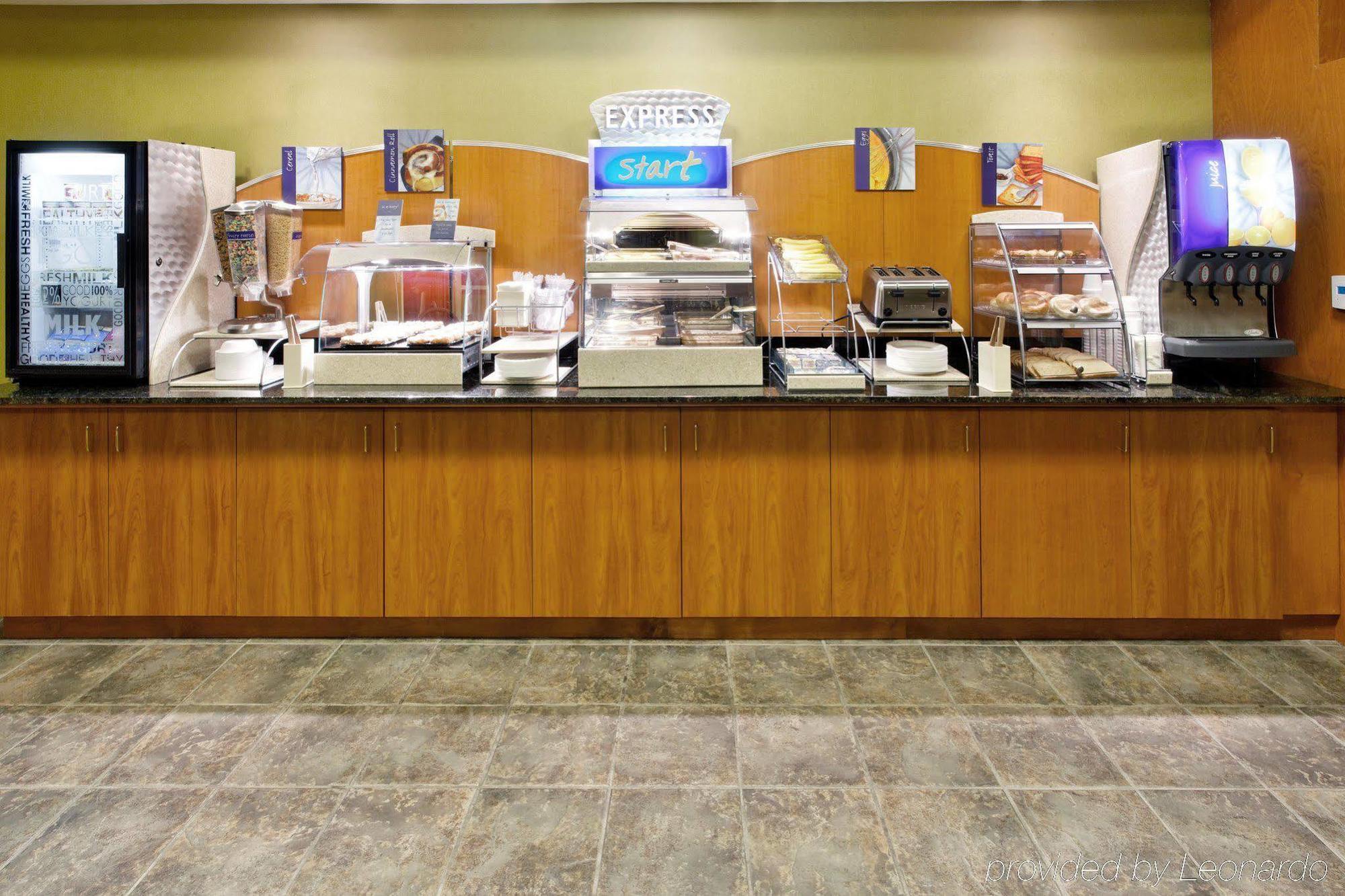 Holiday Inn Express & Suites Canyonville Restaurant photo