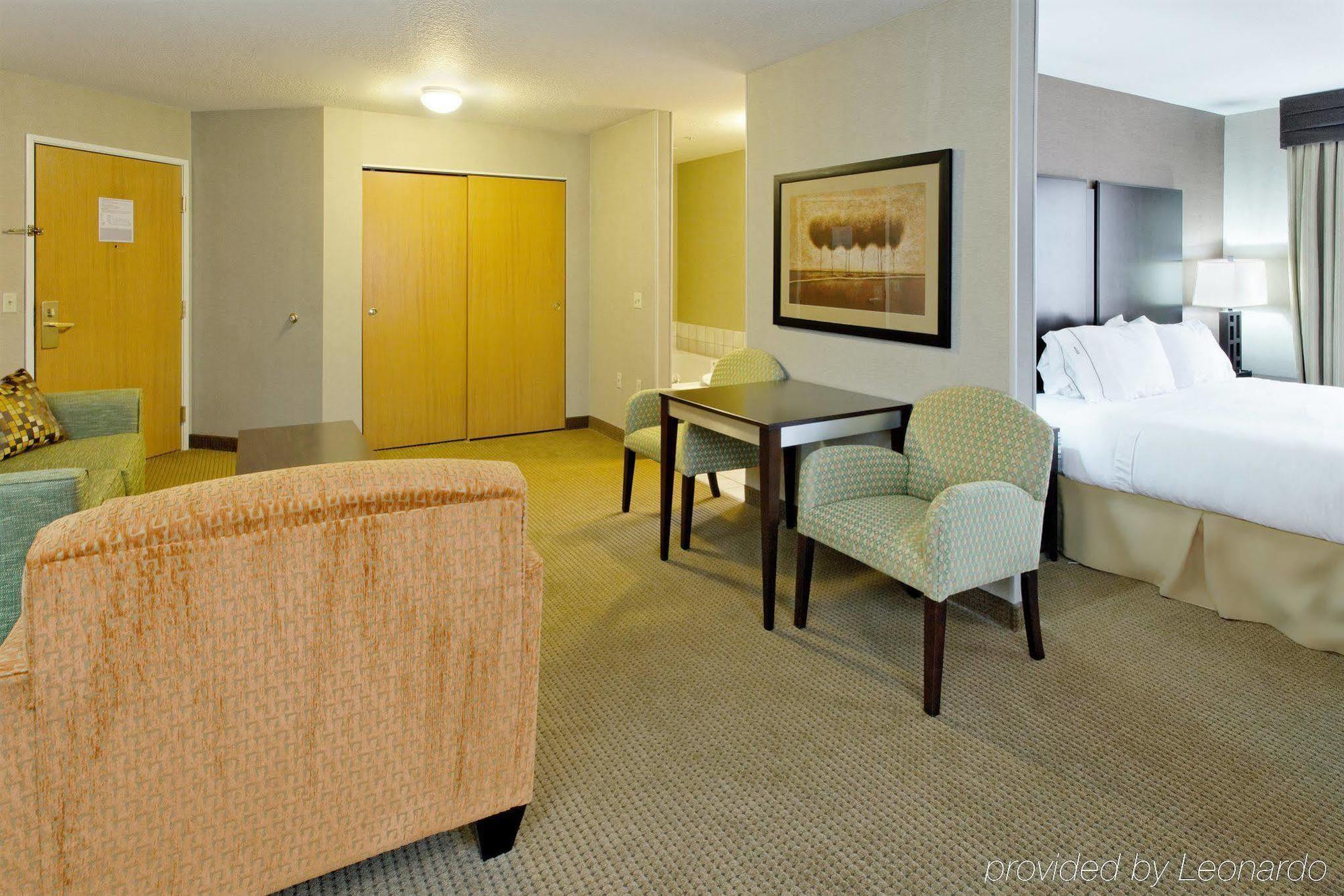 Holiday Inn Express & Suites Canyonville Room photo