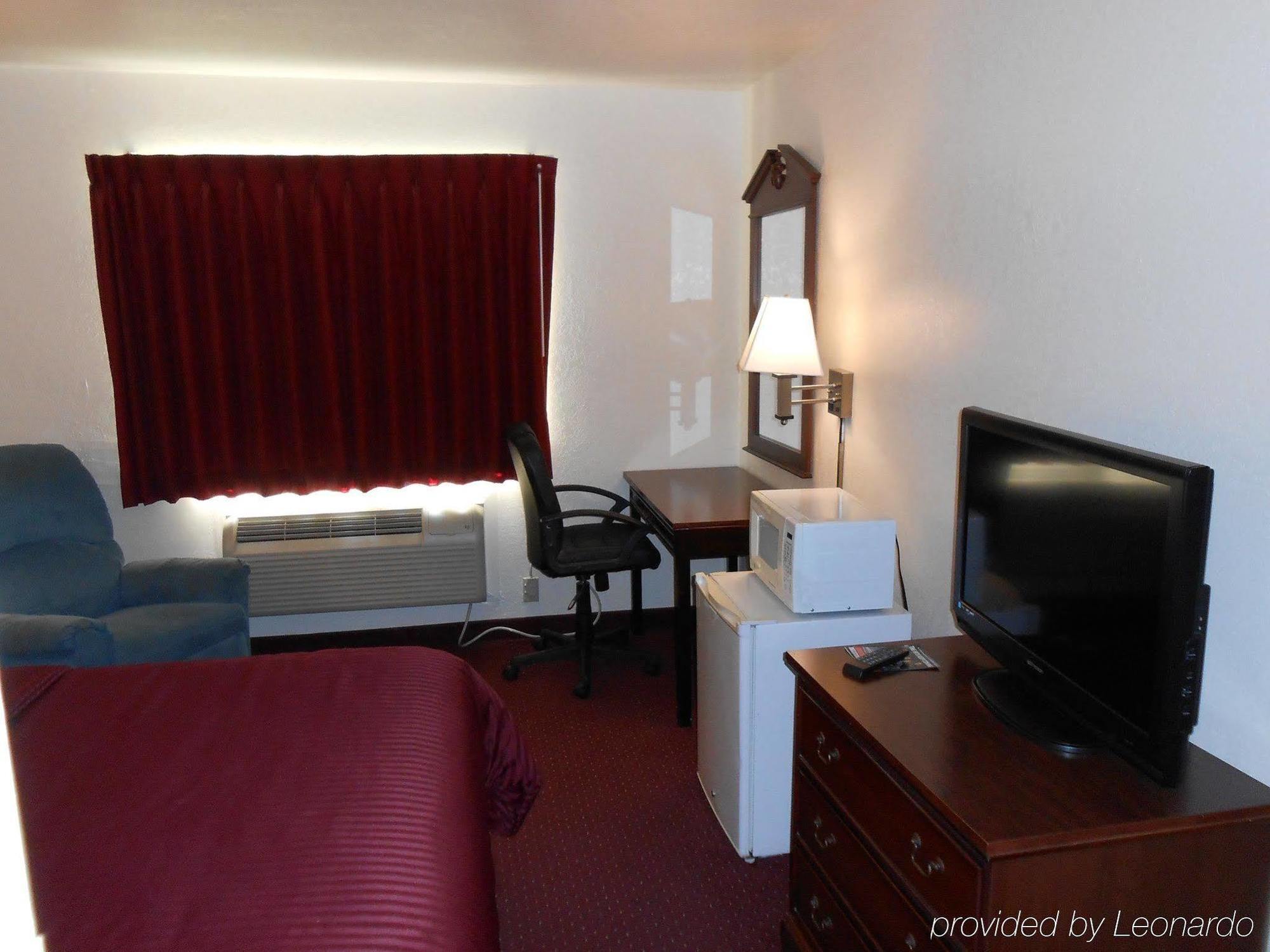Travel Inn And Suites Sikeston Exterior photo