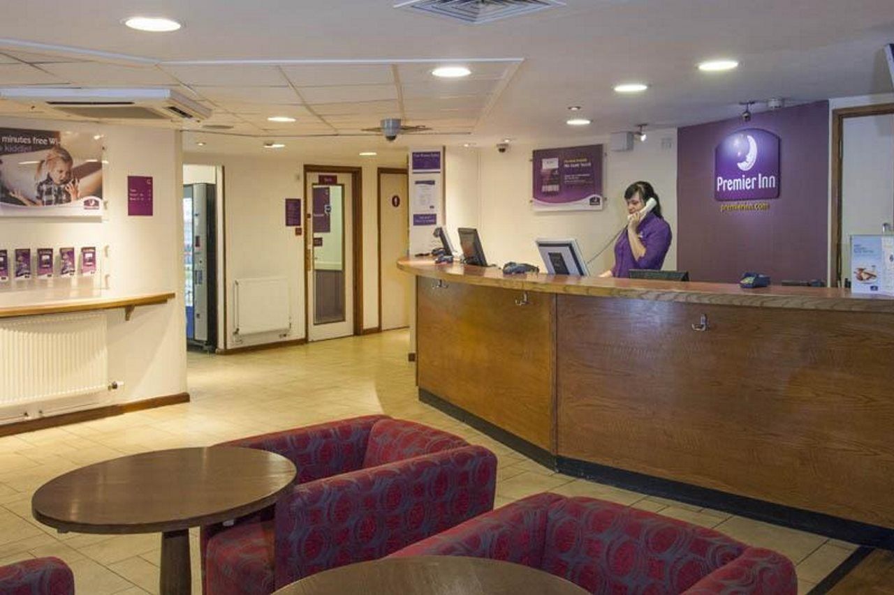 Premier Inn London Gatwick Airport - A23 Airport Way Crawley  Exterior photo