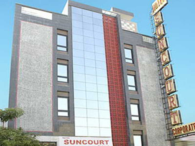 Hotel Suncourt Corporate New Delhi Exterior photo