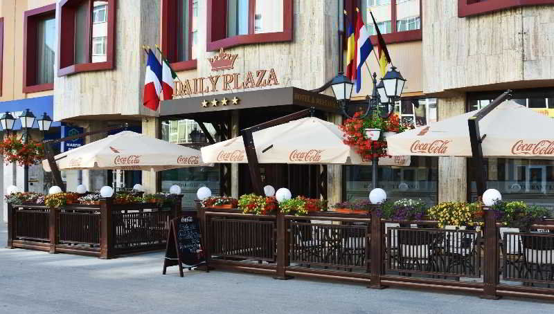 Daily Plaza Hotel Suceava Exterior photo