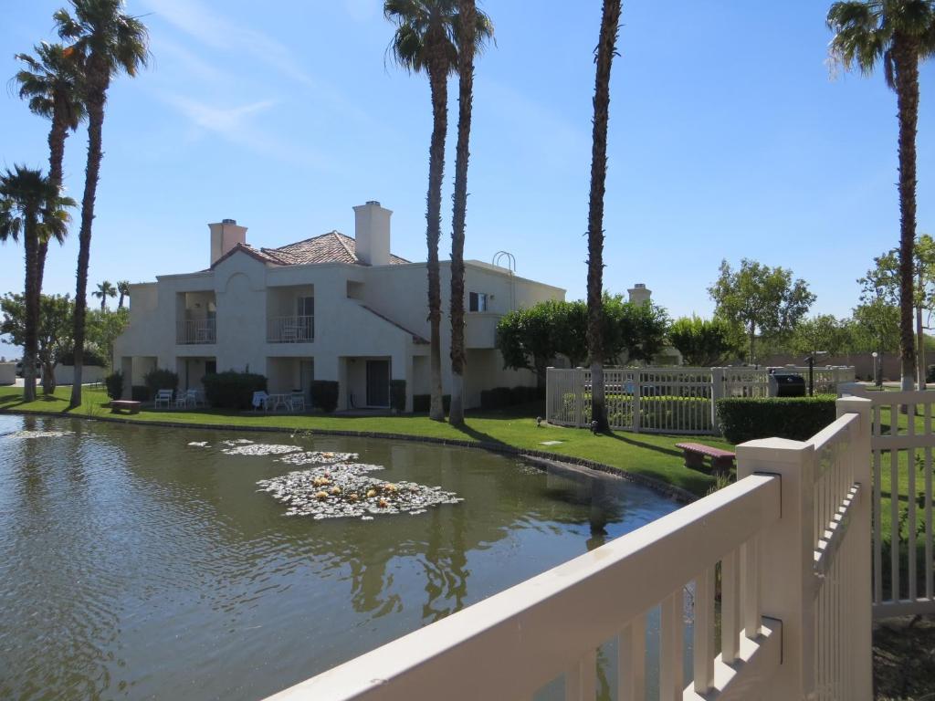 Desert Breezes Resort Palm Desert Exterior photo