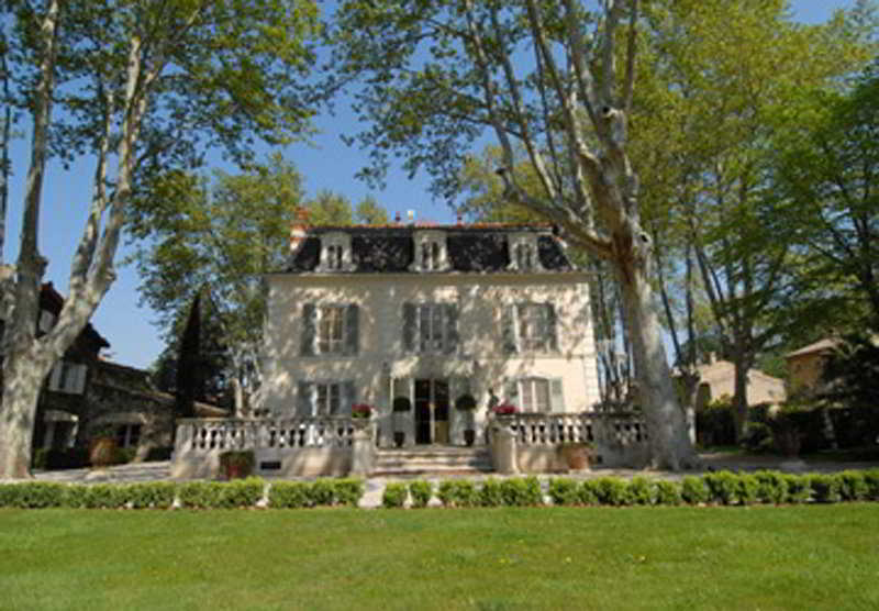 Hostellerie Les Frenes Avignon Exterior photo