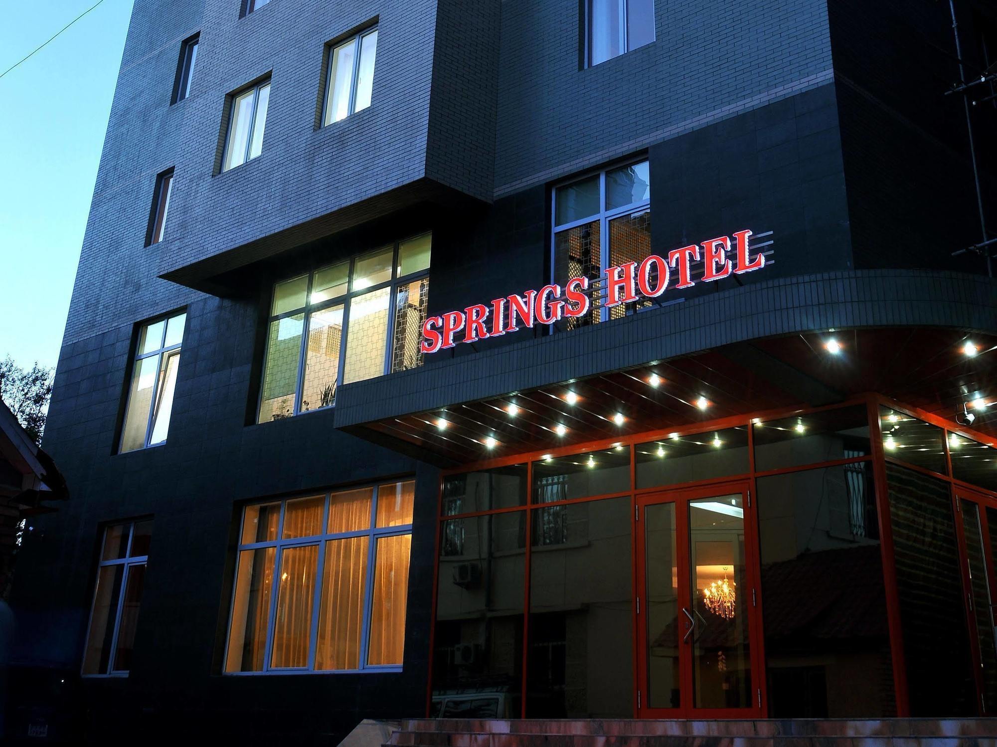 Springs Hotel Ulaanbaatar Exterior photo