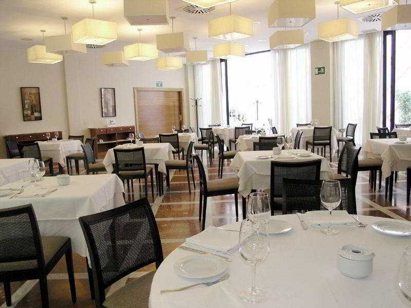 Husa Via Madrid Hotel Boadilla del Monte Restaurant photo
