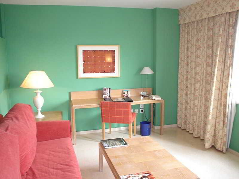 Nh Jardines Del Turia Hotel Burjassot Room photo