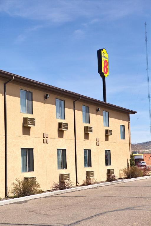 Super 8 By Wyndham Elko Hotel Exterior photo