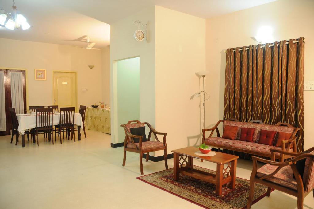 Executive Comfort Alwarpet Chennai Exterior photo