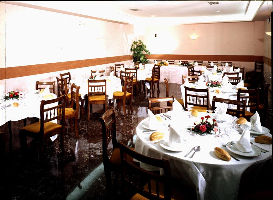 Hotel Conquistador Zaragoza Restaurant photo
