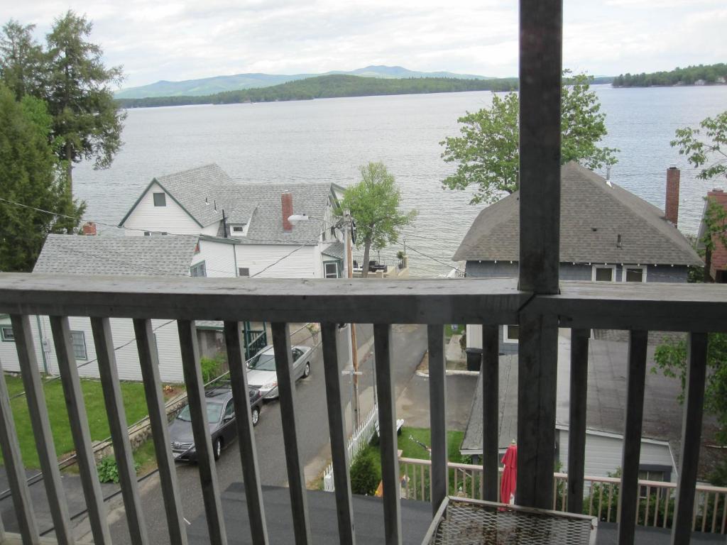 Lakeside Getaway Apartment Weirs Beach Exterior photo