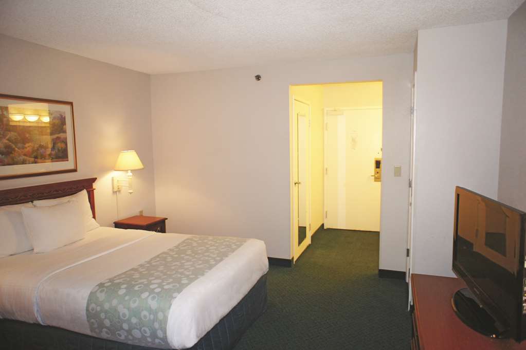 Wingate By Wyndham Brunswick Ga I-95 Hotel Room photo