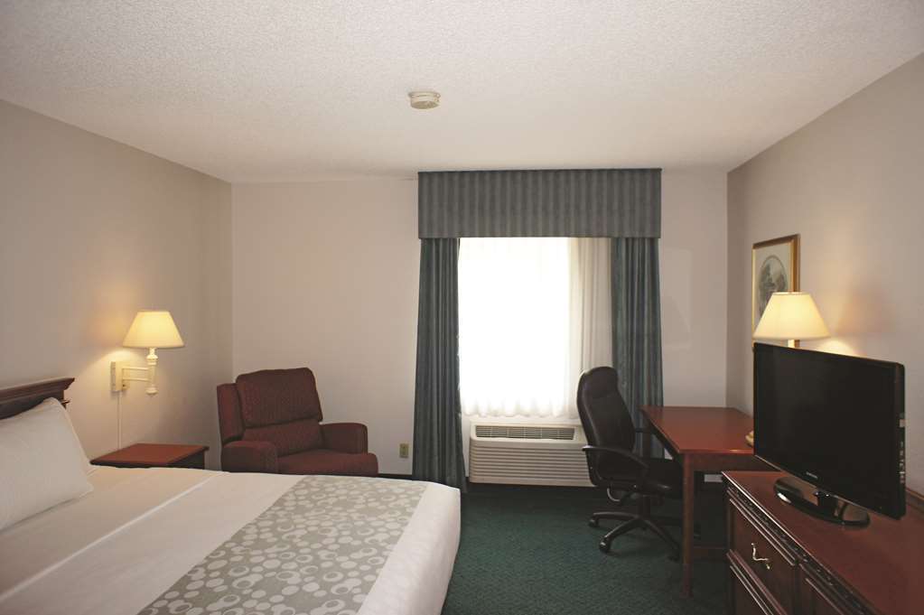 Wingate By Wyndham Brunswick Ga I-95 Hotel Room photo