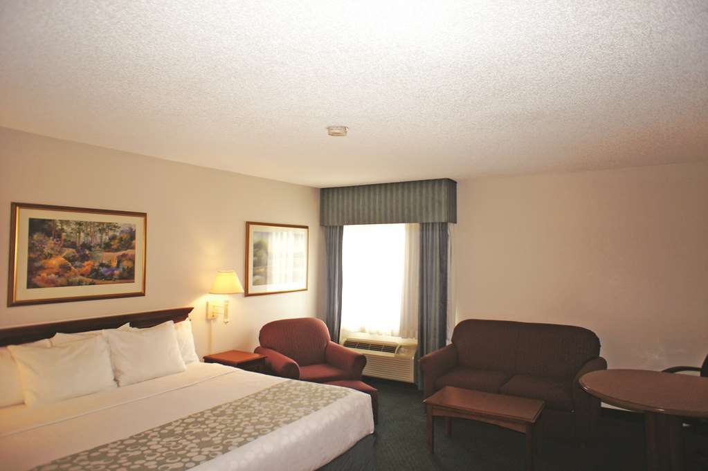 Wingate By Wyndham Brunswick Ga I-95 Hotel Room photo