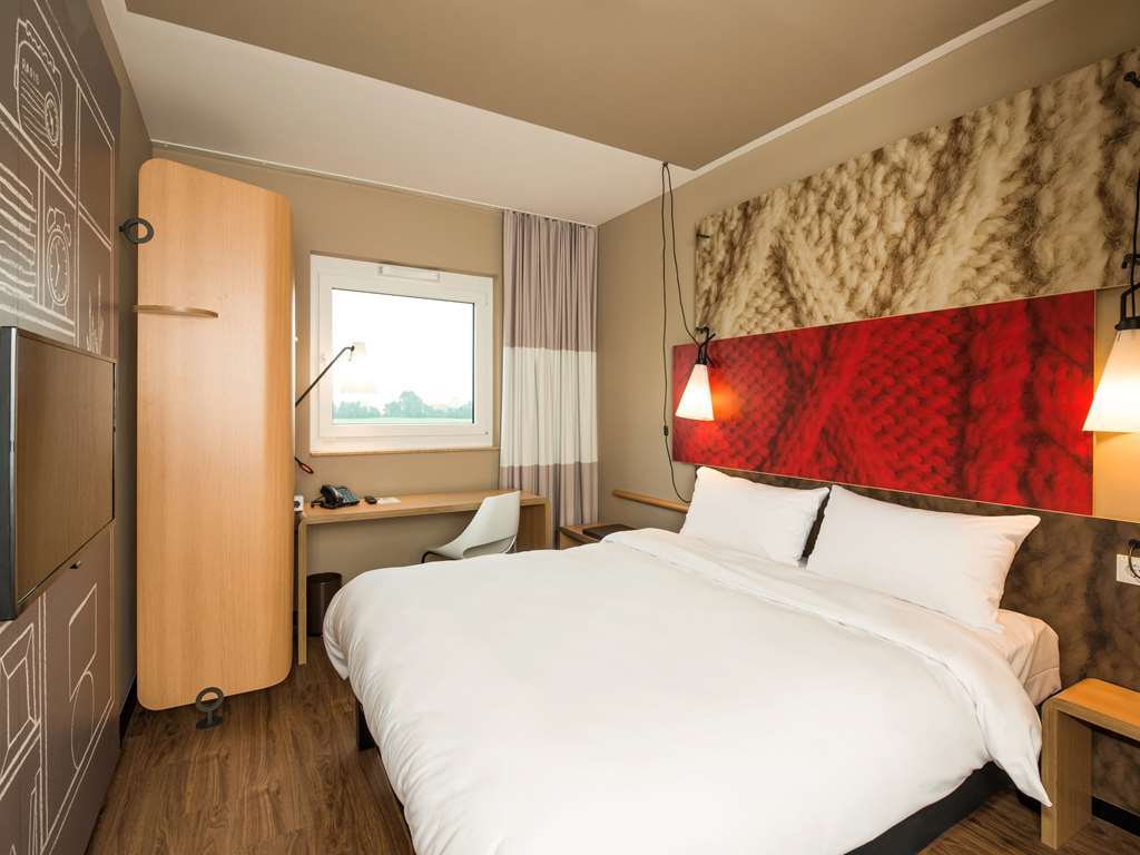 B&B Hotel Wuppertal-City Room photo