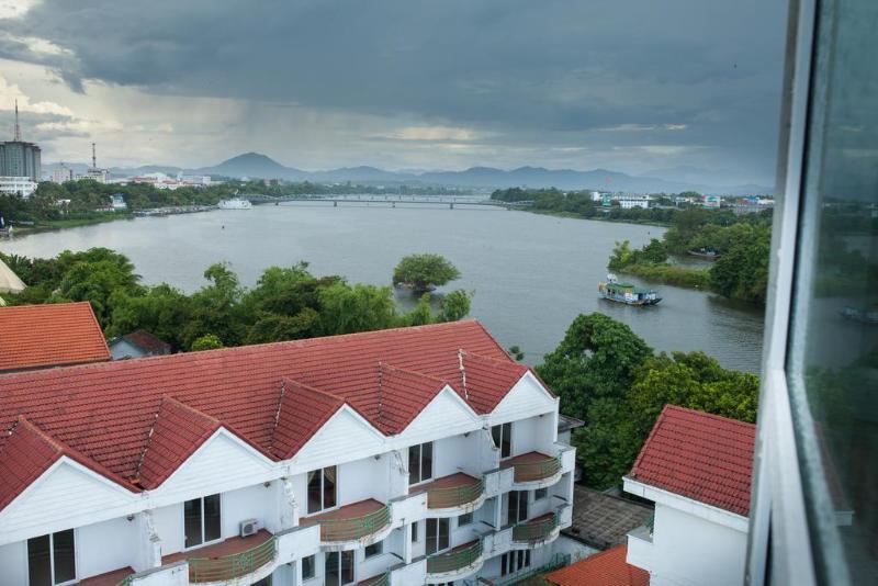 VI Da Riverside Hotel Hue Exterior photo