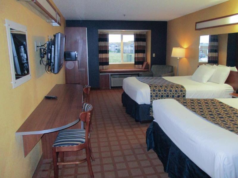 Quality Inn & Suites Watertown Fort Drum Calcium Exterior photo