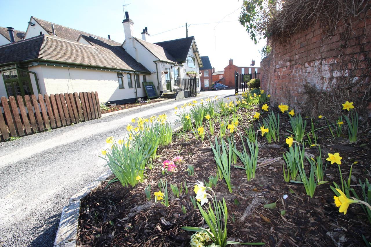 The Bulls Head Hotel Rugby Exterior photo