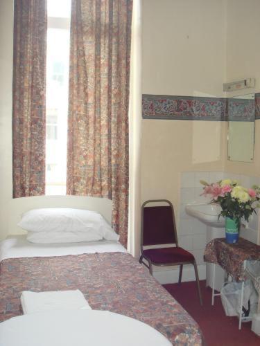 Regency Court Hotel London Room photo