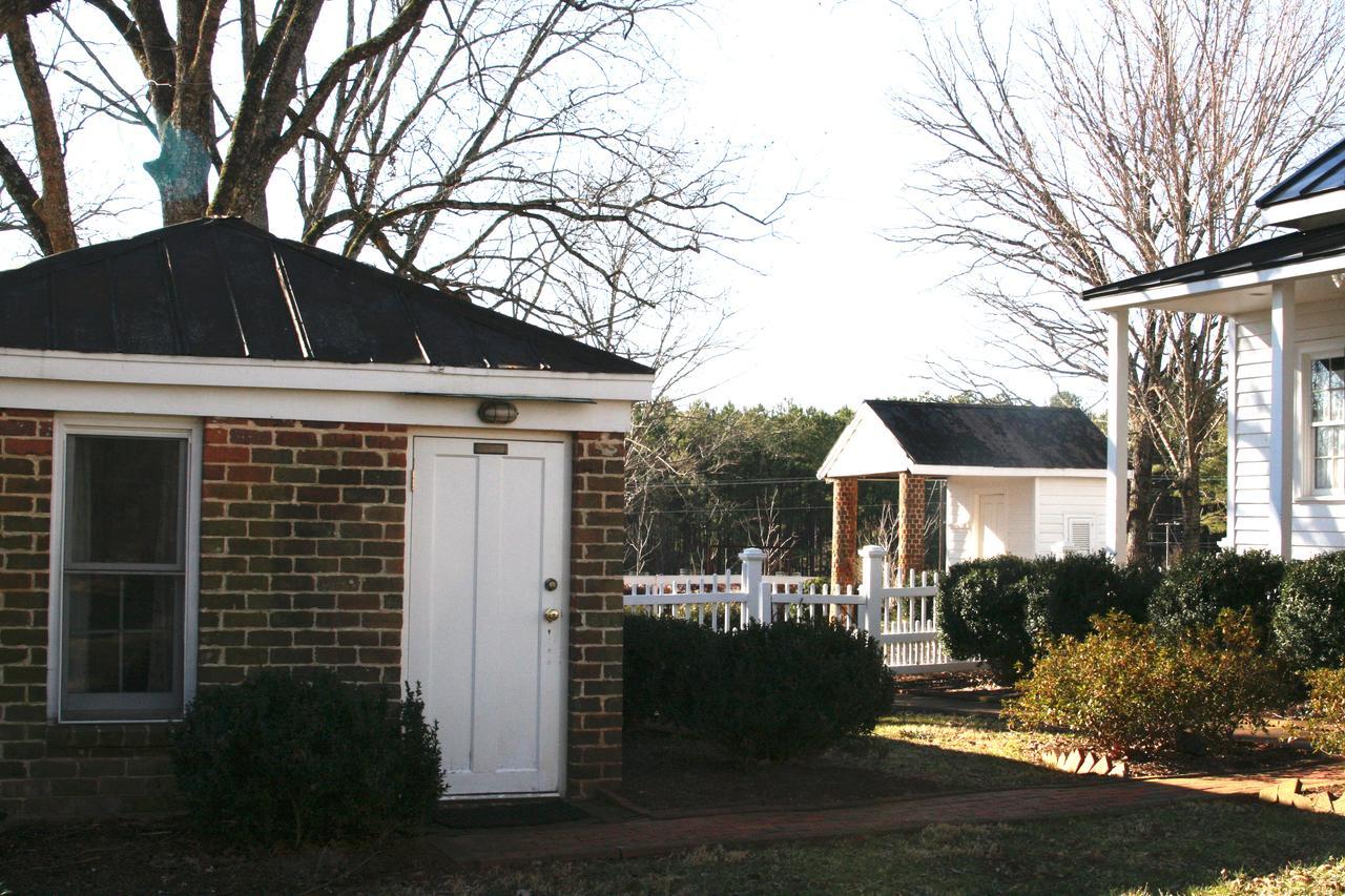 Inn At Bingham School Mebane Exterior photo