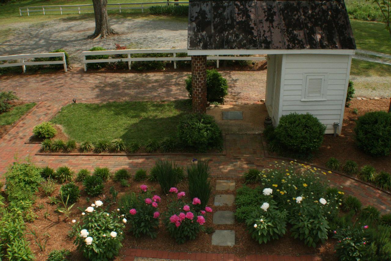 Inn At Bingham School Mebane Exterior photo