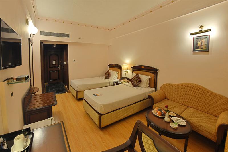 Hotel Ambica Empire Chennai Exterior photo