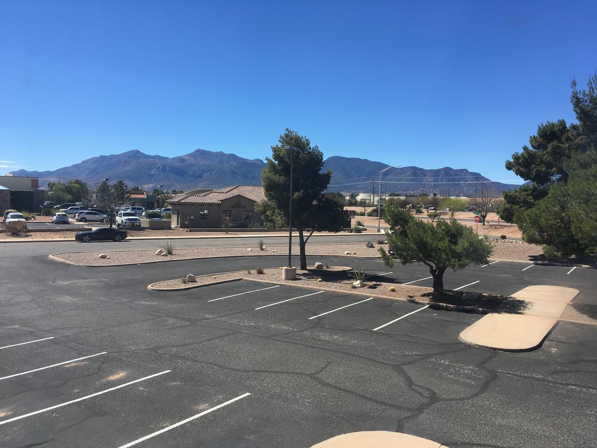 Windemere Hotel & Conference Center Sierra Vista Exterior photo