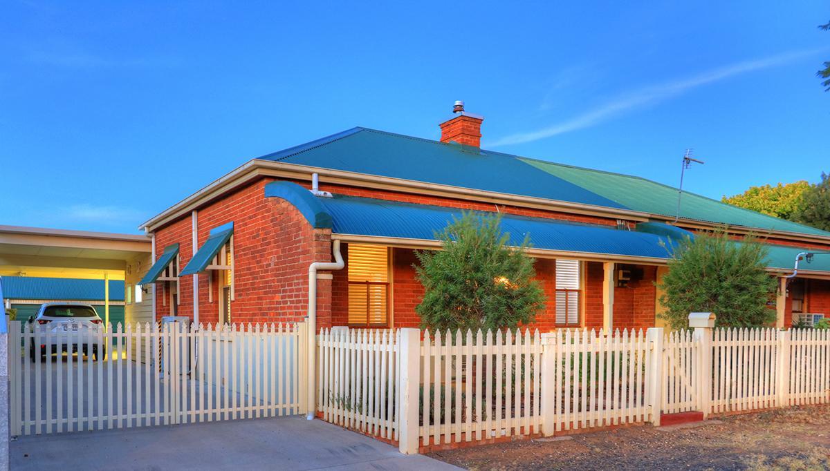 Endeavour Court Motor Inn Dubbo Exterior photo