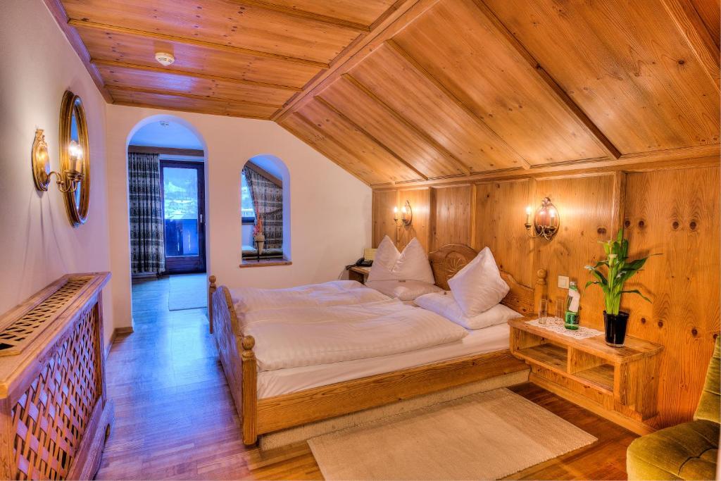 Jagerwirt Hotel Kitzbuhel Room photo