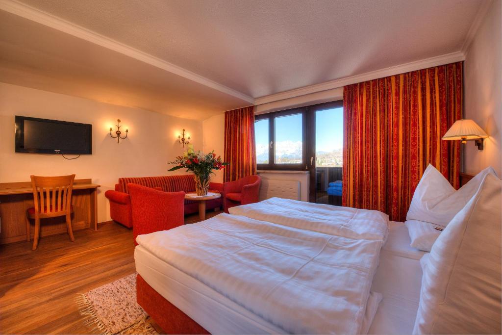 Jagerwirt Hotel Kitzbuhel Room photo