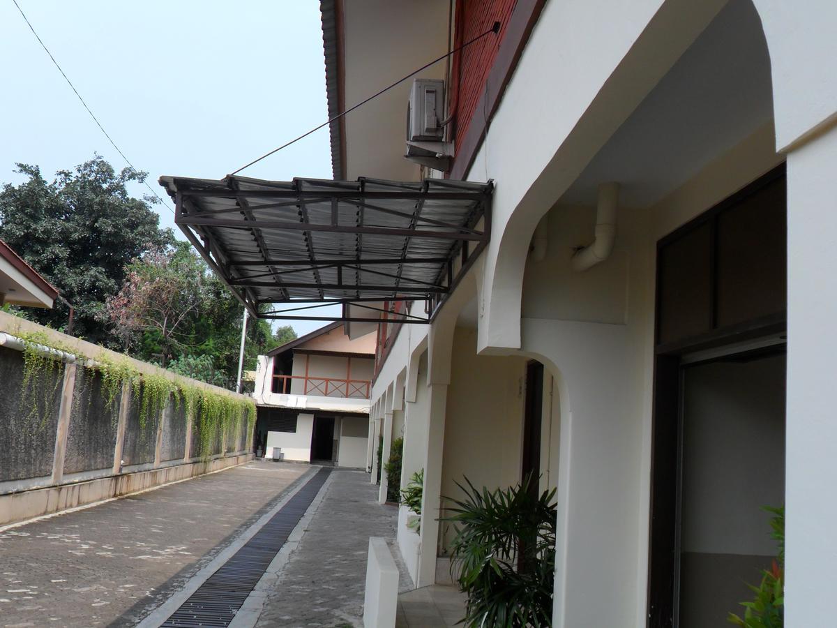 C'One Cempaka Putih Hotel Jakarta Exterior photo