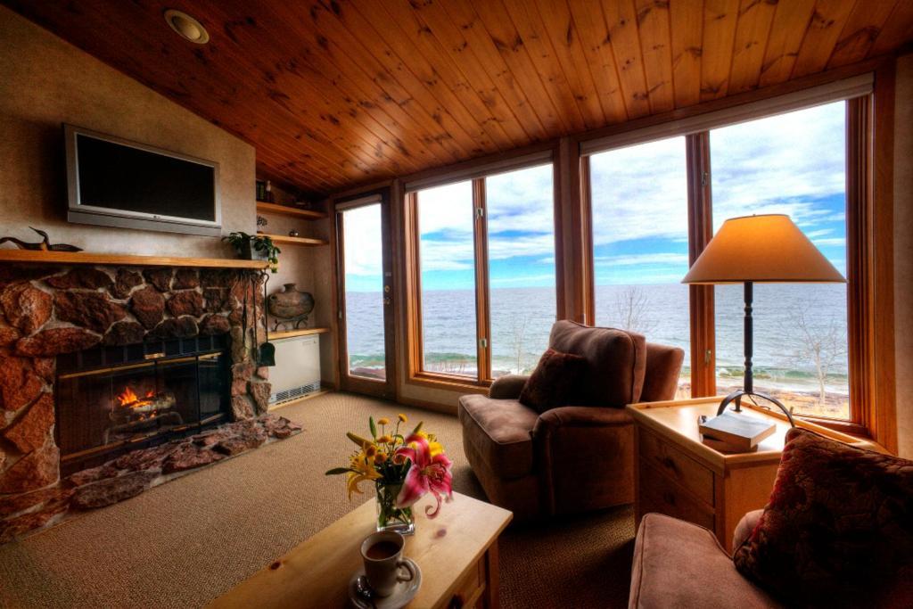 Bluefin Bay On Lake Superior Tofte Room photo