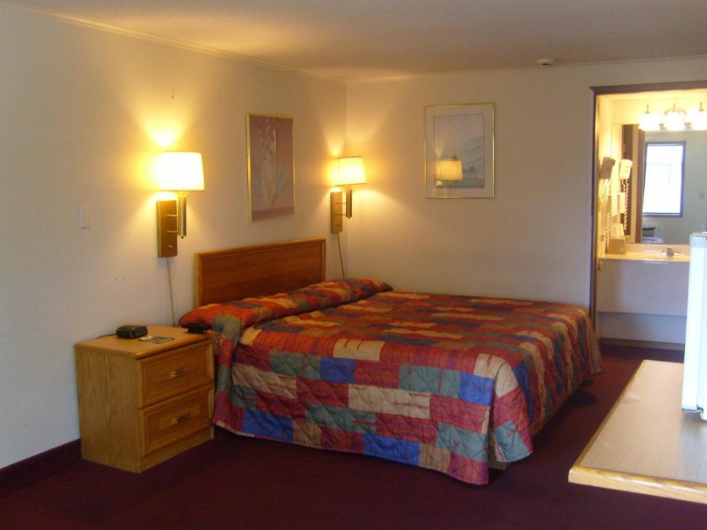 Relax Inn Lancaster Room photo