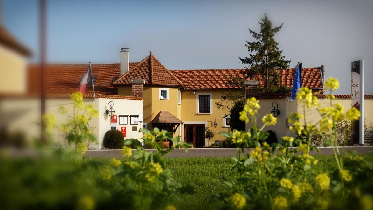 Logis Auberge Des Moissons Matougues Exterior photo