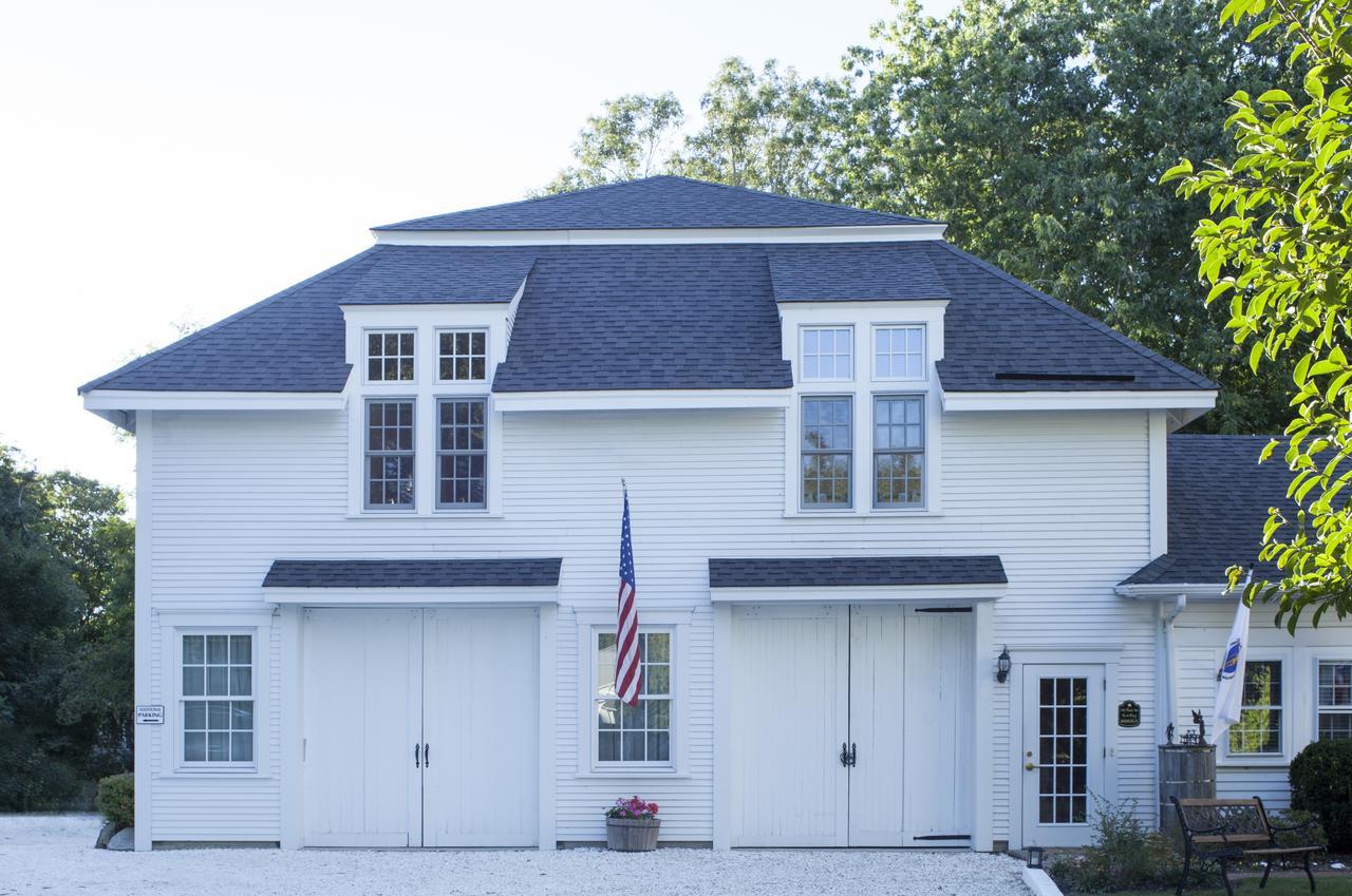 Old Manse Inn Brewster Exterior photo