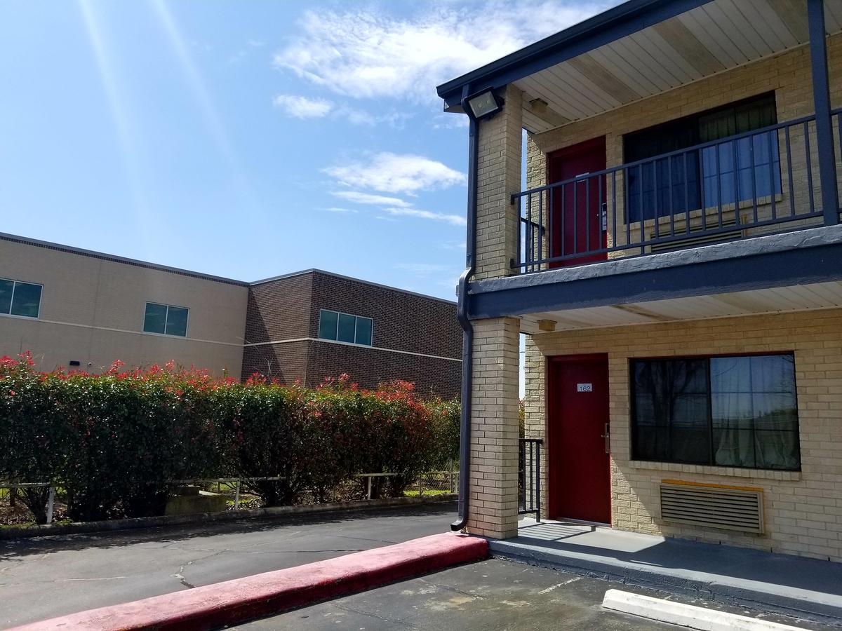 Executive Inn Pasadena Exterior photo