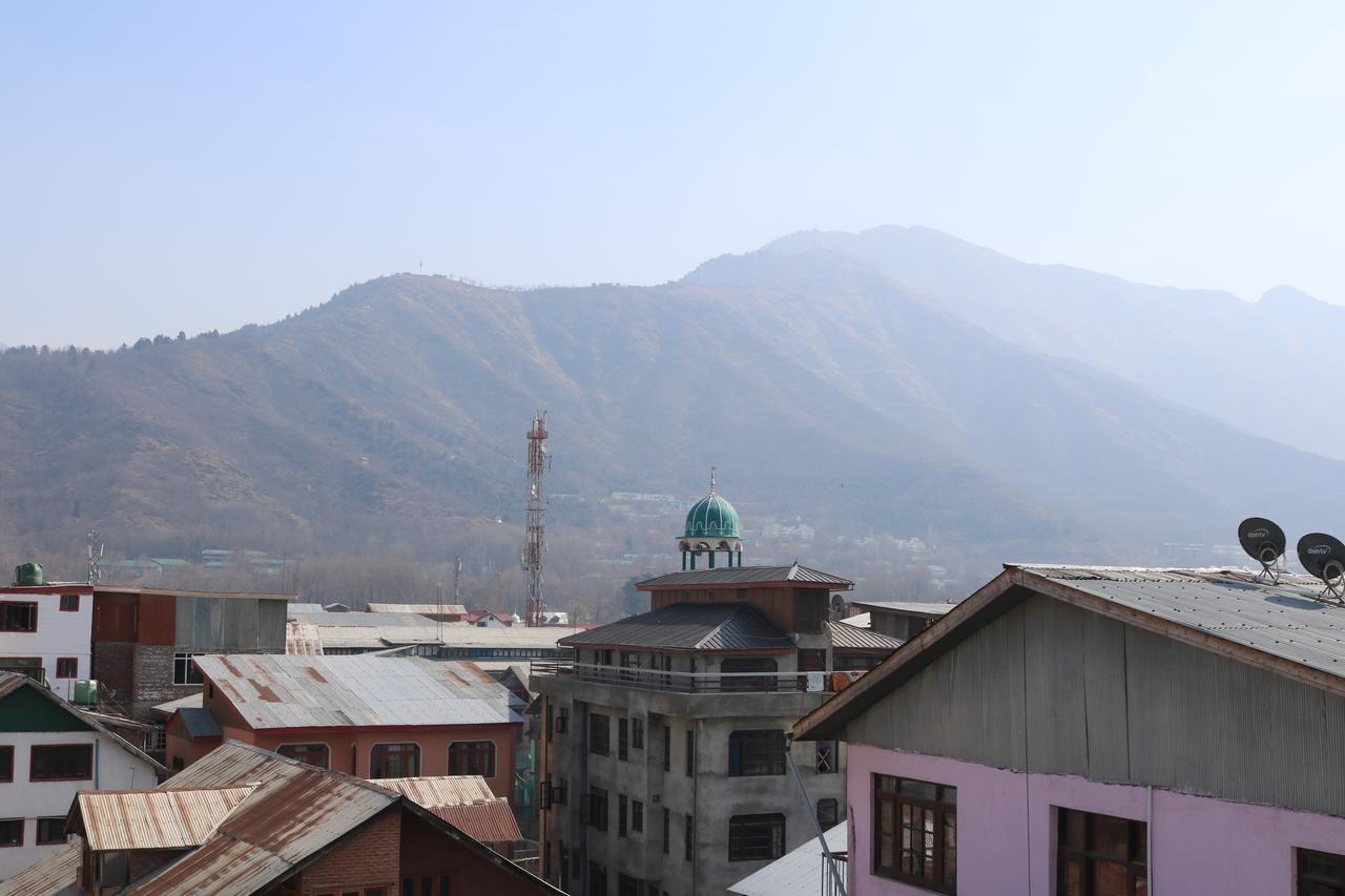 Hotel Akbar Inn Srinagar  Exterior photo