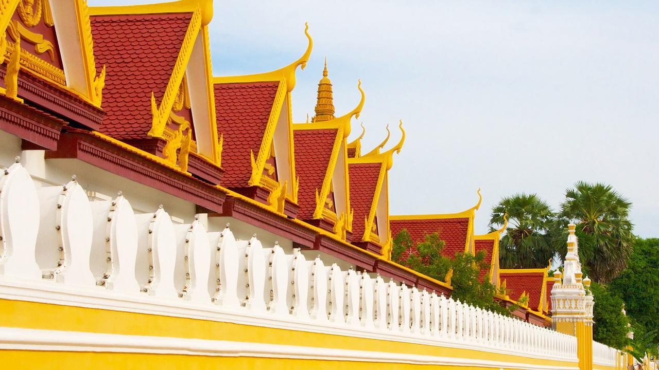 Tonle Khmer Guesthouse And Sky Bar Phnom Penh Exterior photo