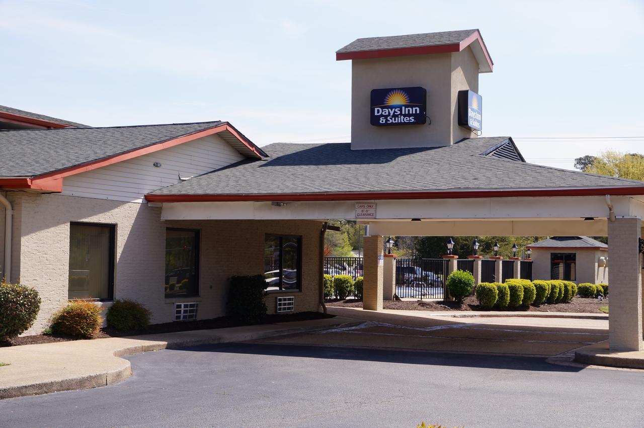 Days Inn & Suites By Wyndham Colonial Williamsburg Exterior photo