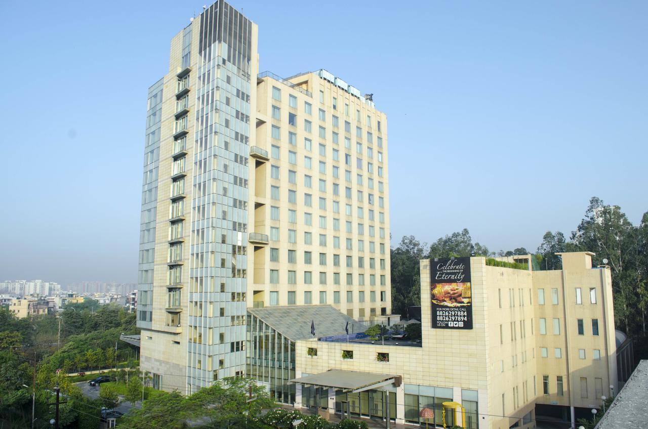 Radisson Blu Hotel, Greater Noida Exterior photo