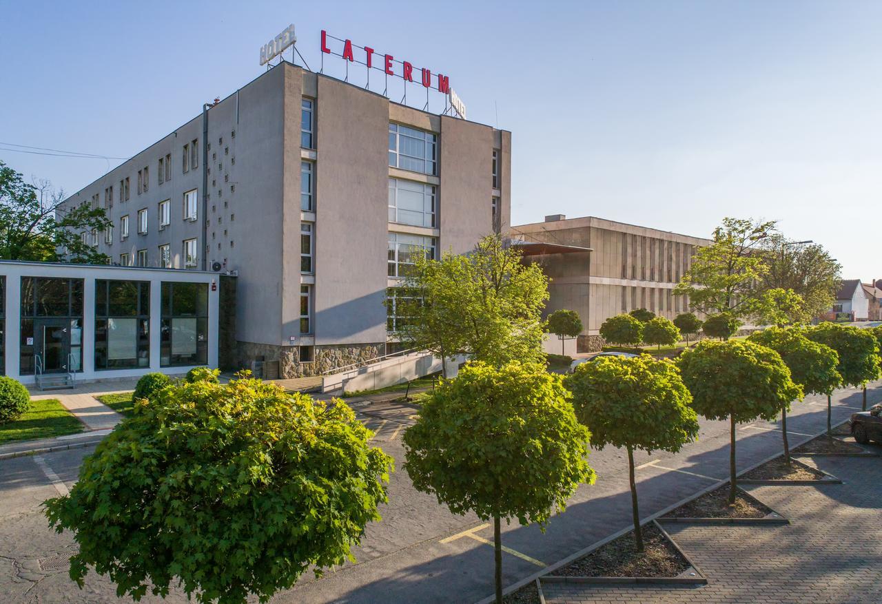 Hotel Laterum Pecs Exterior photo