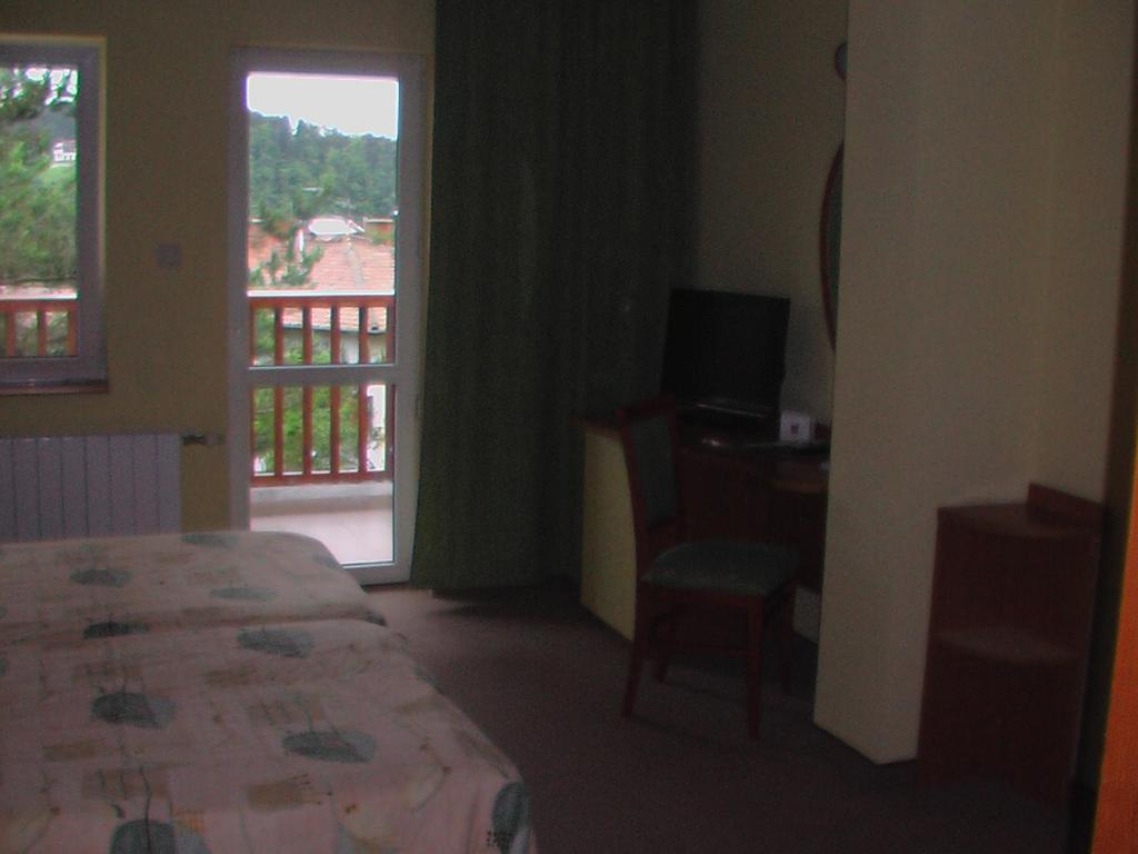 Hotel Seasons Tryavna Room photo