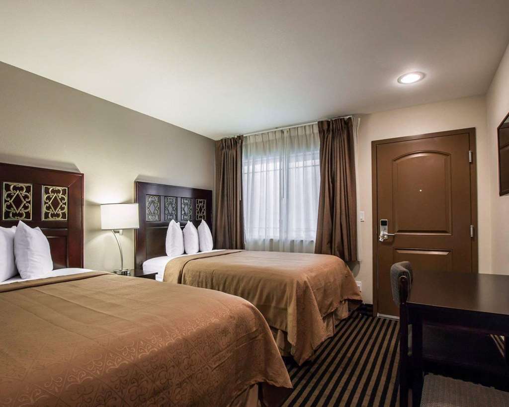 Americas Best Value Inn & Suites Escondido Room photo