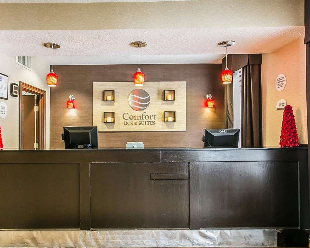 Comfort Inn & Suites Santee I-95 Interior photo