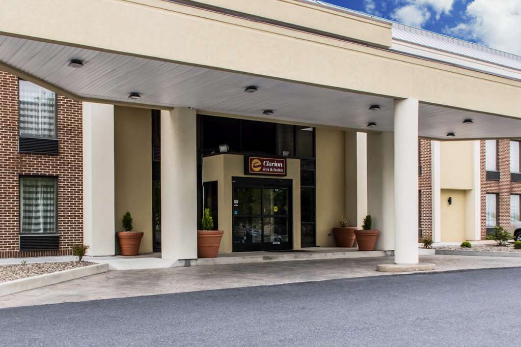 Best Western Harrisburg North Hotel Exterior photo