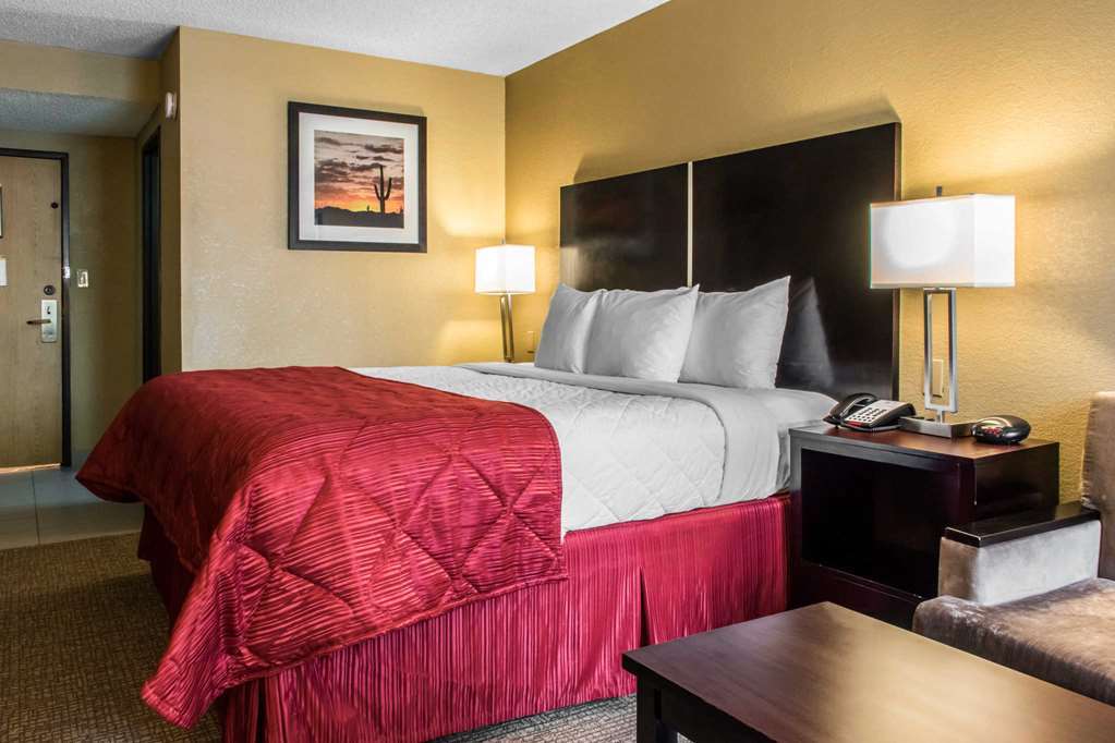 Best Western Harrisburg North Hotel Room photo