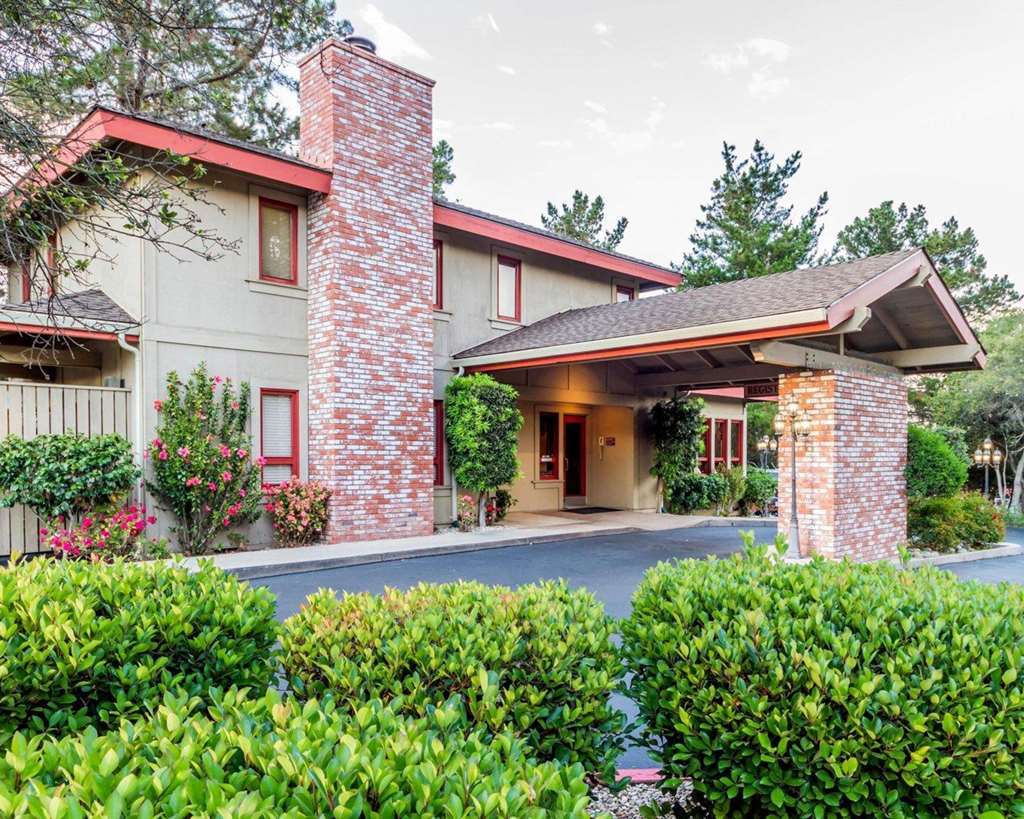 Comfort Inn Monterey Peninsula Airport Exterior photo