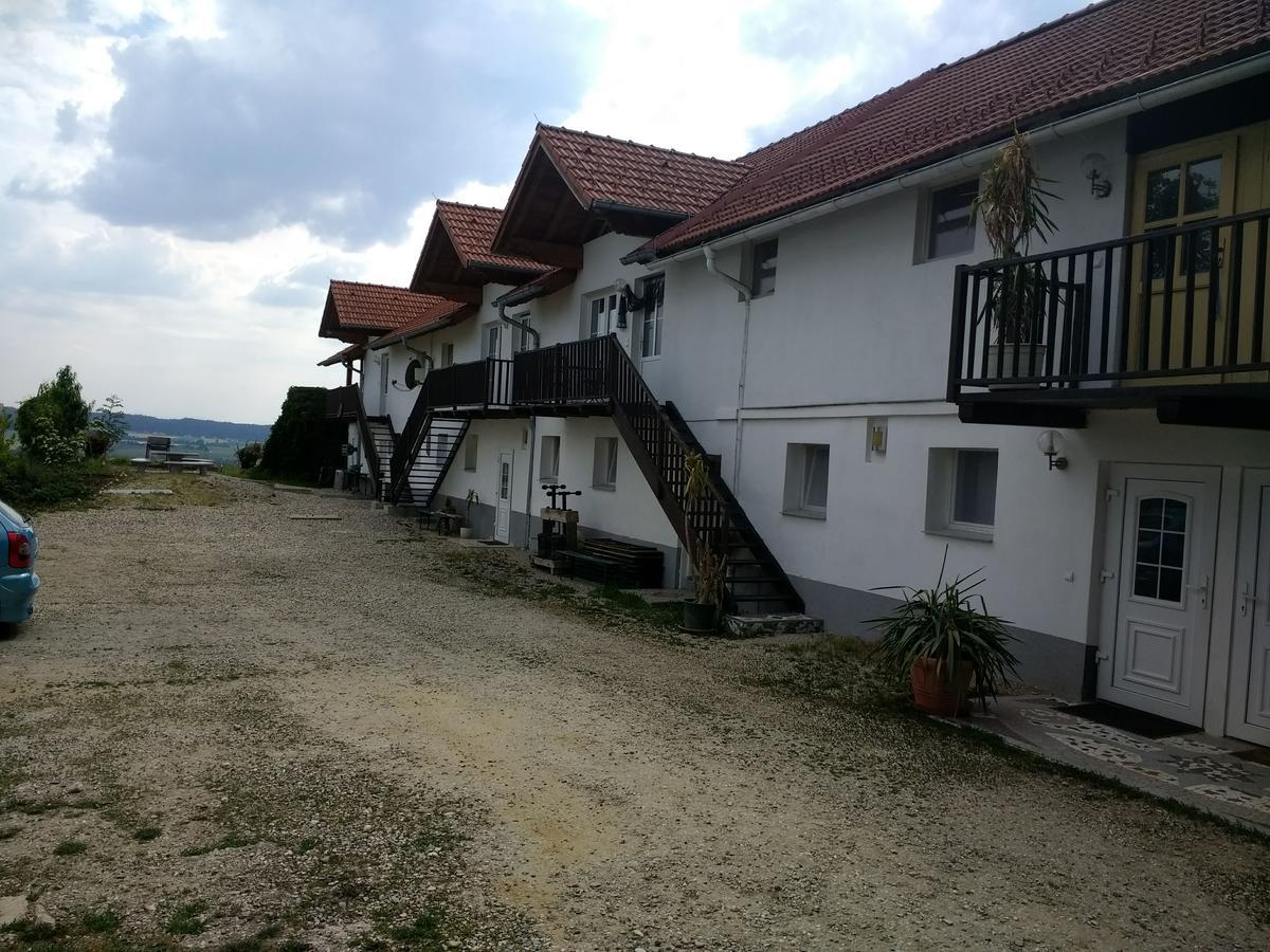 Geinberg Suites & Via Nova Lodges Polling im Innkreis Exterior photo