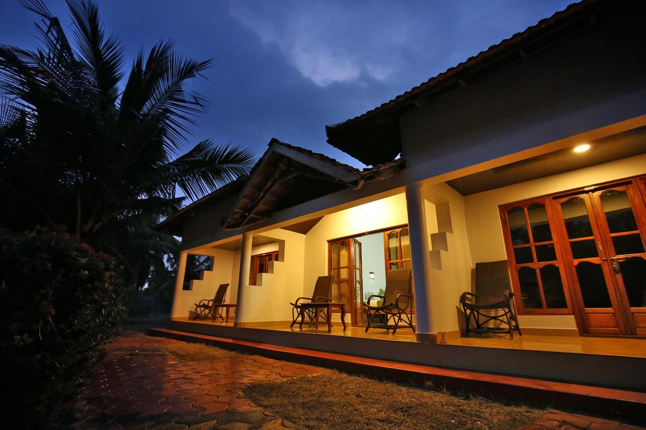 Ayurrathna Coir Village Lake Resort Trikunnapuzha Exterior photo